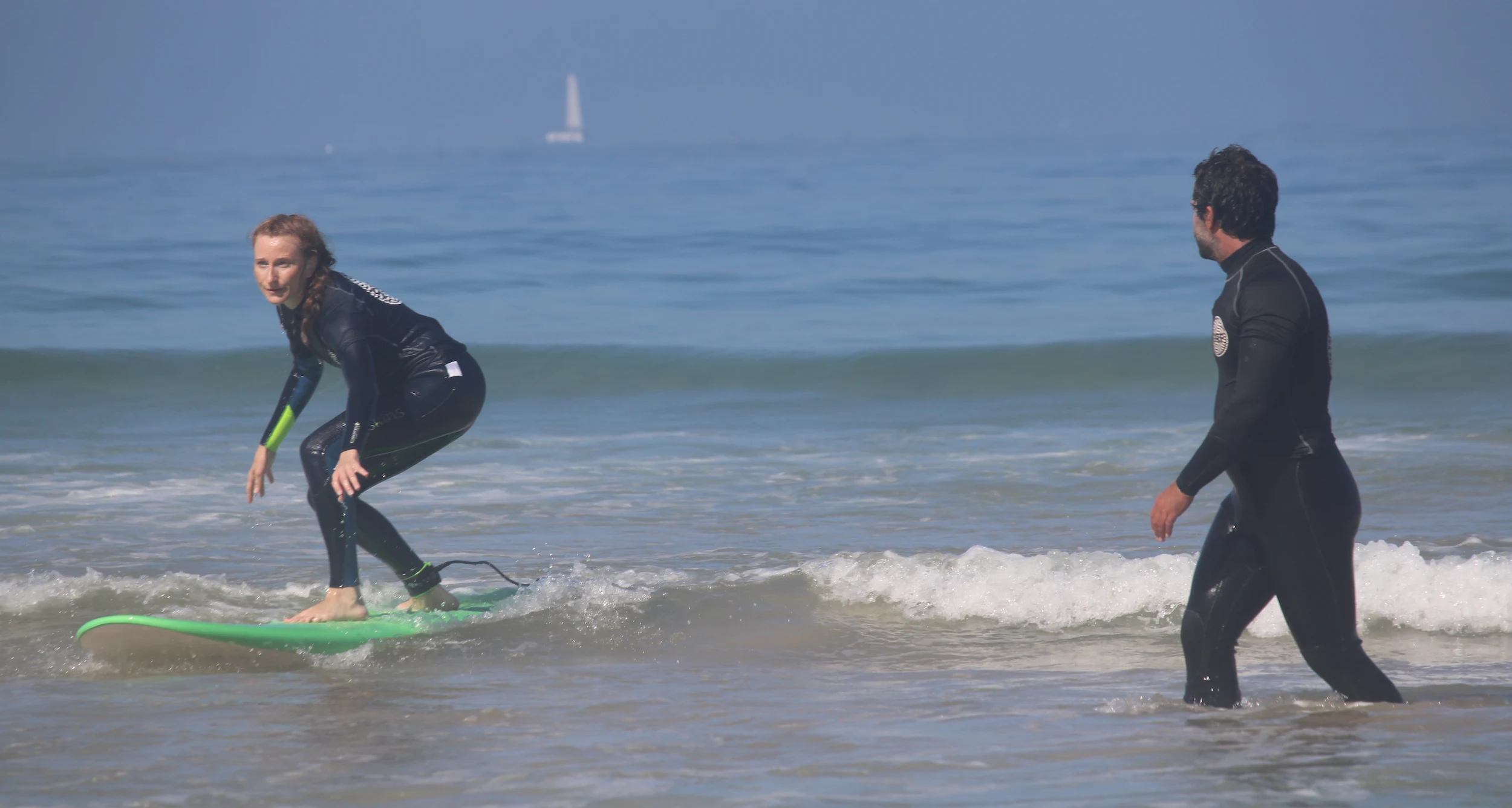 Foto de surfista a aprender - site The Surf Academy de Pedro Fernandes